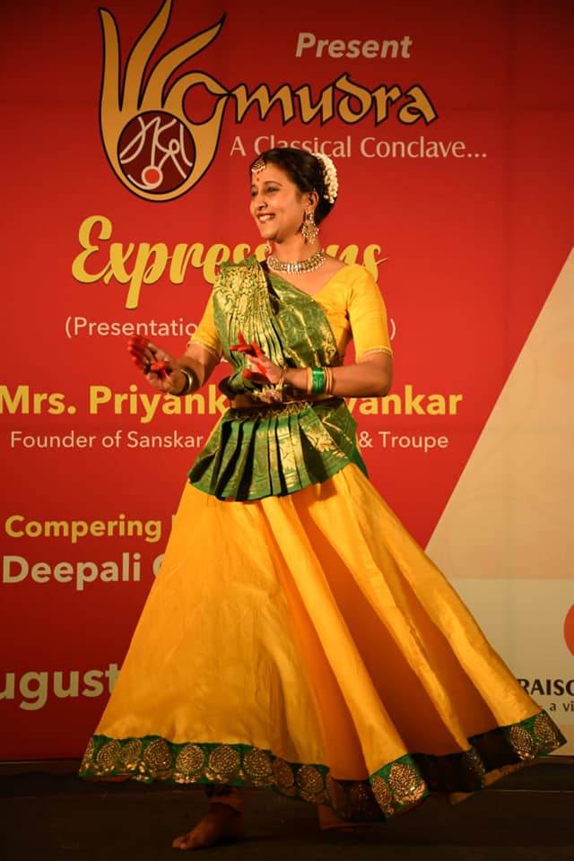Well known Kathak Exponent Smt. Priyanka Abhyankar presenting Kathak